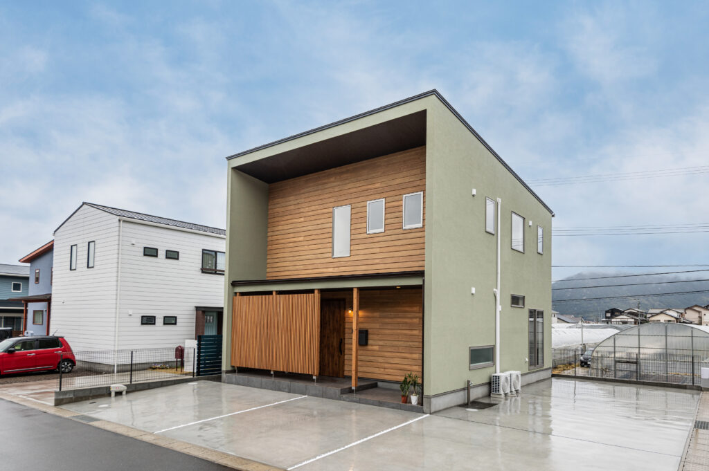 オリーブの外観、アスレチックのある遊べるお家